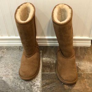 Barely worn Tall Chestnut UGG boots size 4 big kids